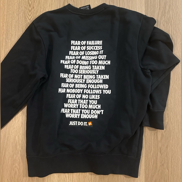 Nike Crew Neck - Picture 2 of 3
